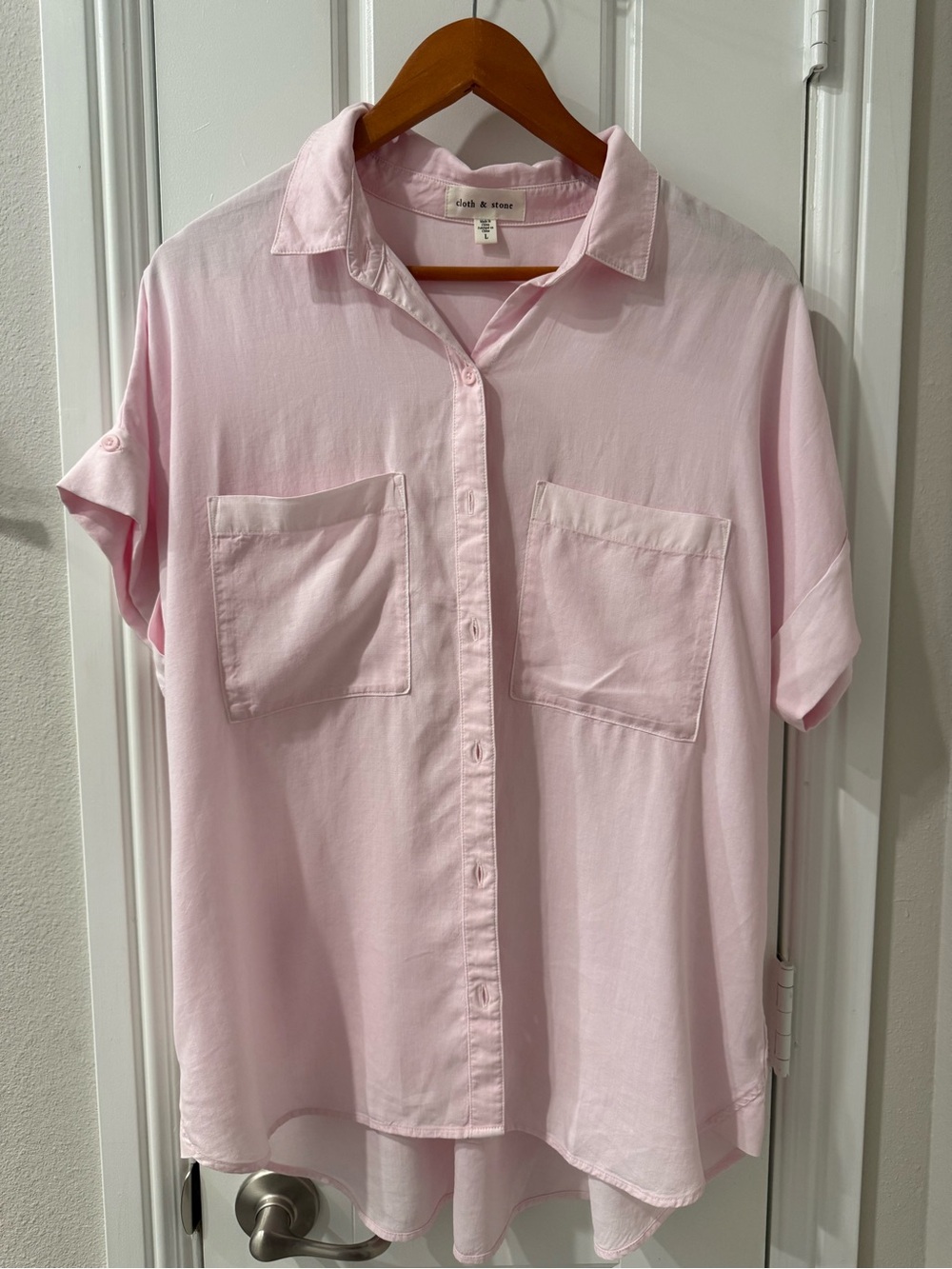 Cloth & Stone Chambray Double Pocket Button Down Shirt – Large